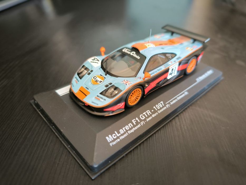 Miniatura McLaren F1 GTR