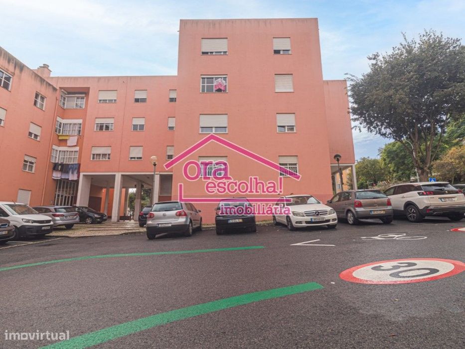 Apartamento T3 de 1998 com 95 m2 e Arrecadação individual 6 m2 em C...