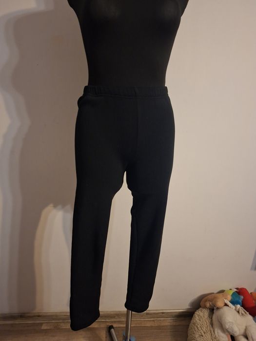 Czarne ocieplane getry M z zamkami