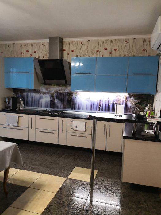 Будинок 3 поверховий. Одинківка