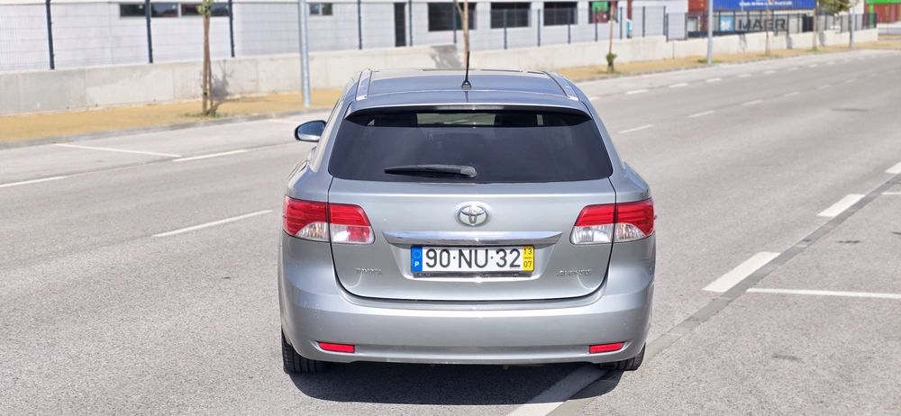 Toyota Avensis SW 2.0 D-4D Ano 2013 a diesel