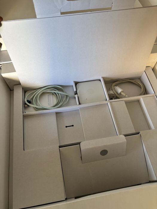 iMac 24” M1 | 16GB | 1TB SSD | 4.5K Retina | Como Novo