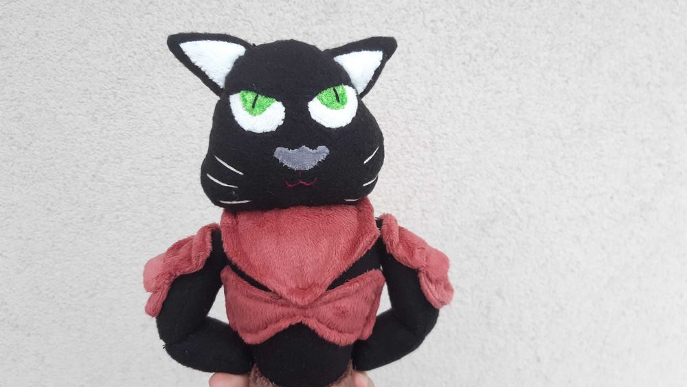 Pluszowy kotołak rękodzieło maskotka fantasy wojownik