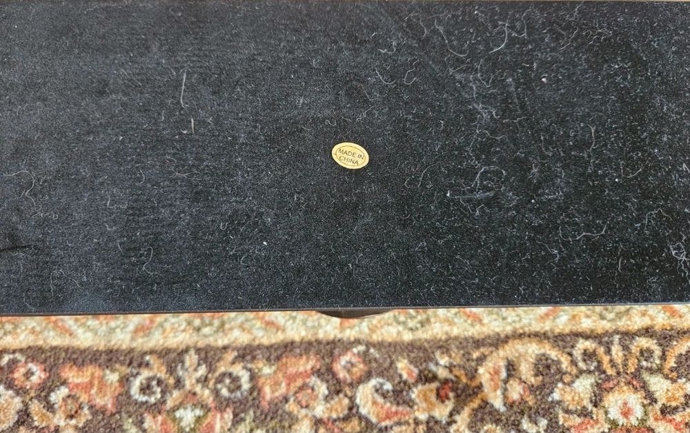 Pudełko na zegarki z 5 przegródkami i czarną okleina Trendhim