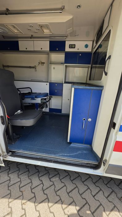 Karetka pogotowia sanitarny citroen jumper 3.0