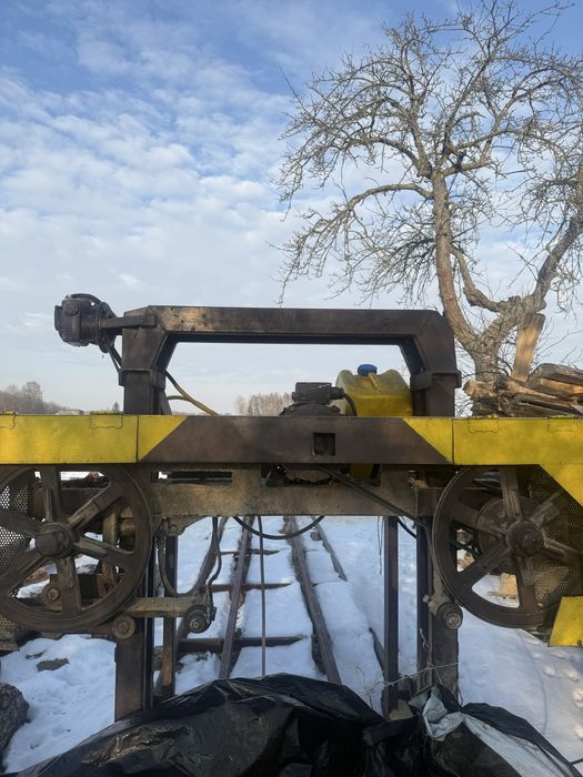 Trak taśmowy do drewna