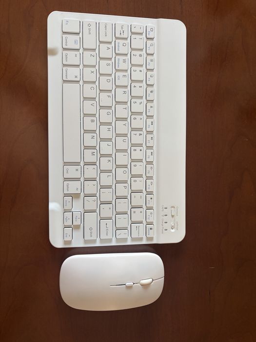 Kit Teclado Bluetooth + Rato Sem Fios – Usado Como Novo