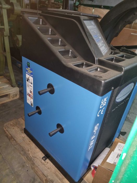 Maquina de calibrar rodas como nova