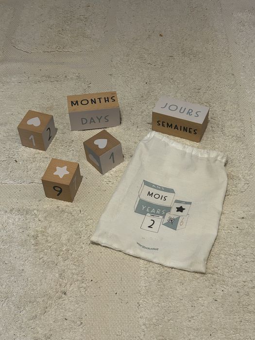 Conjunto Blocos de Madeira fotos/idade