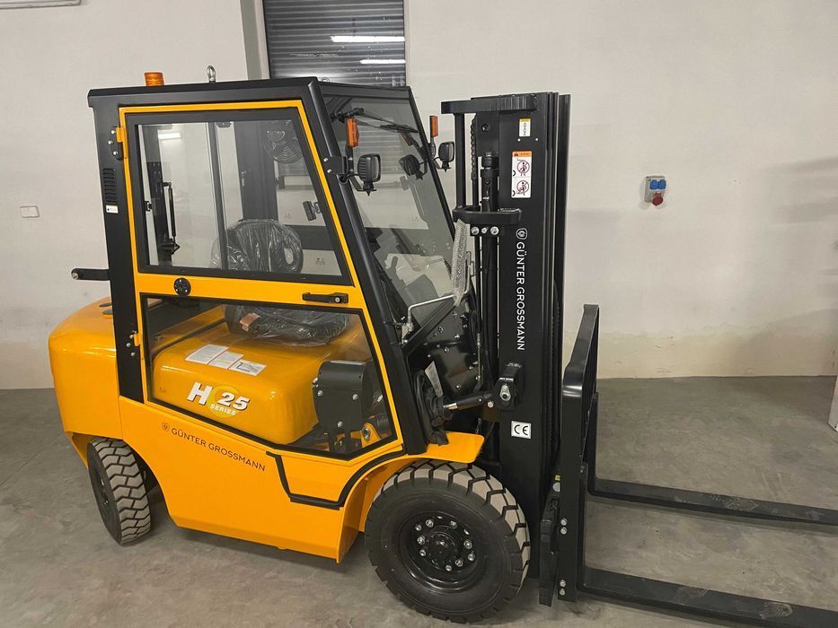 Nowy wózek widłowy 2,5T Triplex 4,5m Kabina  Gunter Grossmann
