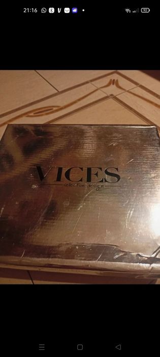 Sandały wiązane Vices