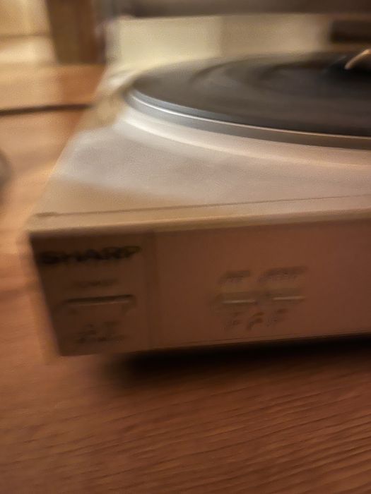 Gramofon Sharp RP 101