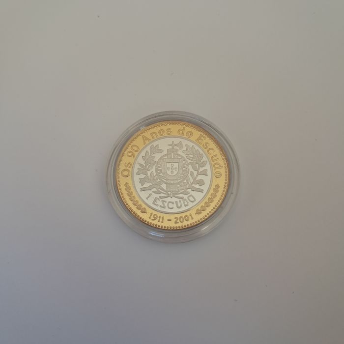 Os 90 anos do escudo