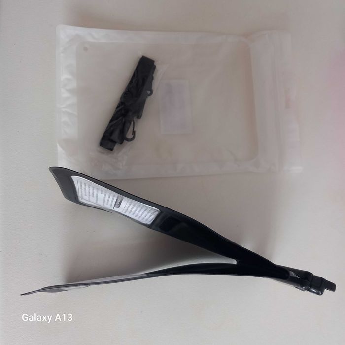 Bolsa plástica para telemóvel   ou ‘‘tablet’ de mulher