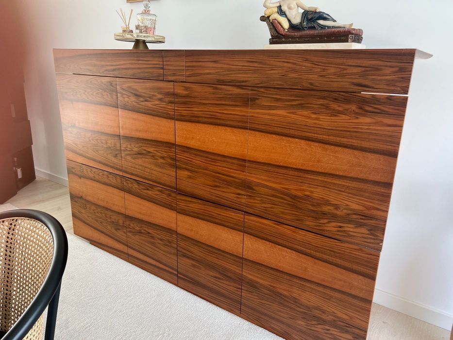 Mesa de jantar e aparador moderno