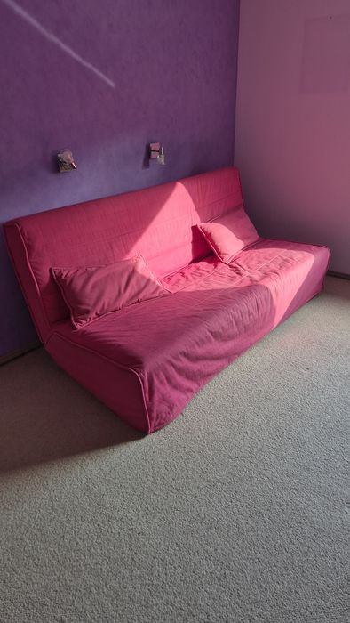 Kanapa rozkładana  IKEA fuksja 130x200