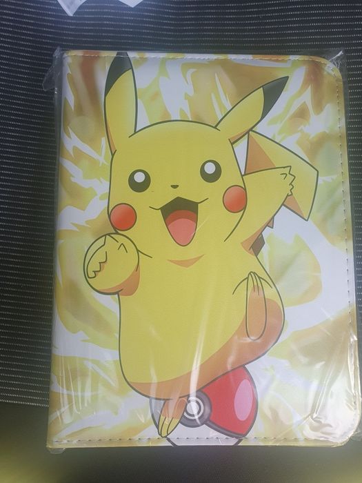 Skórzany album plus 130 kart pokemon