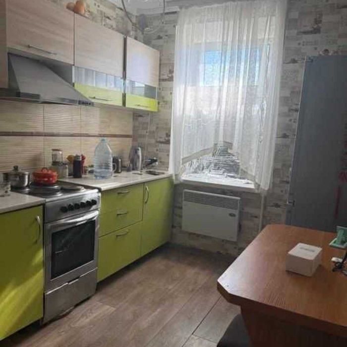 2-кімнатна квартира 50 м² з ремонтом у цегляному будинку