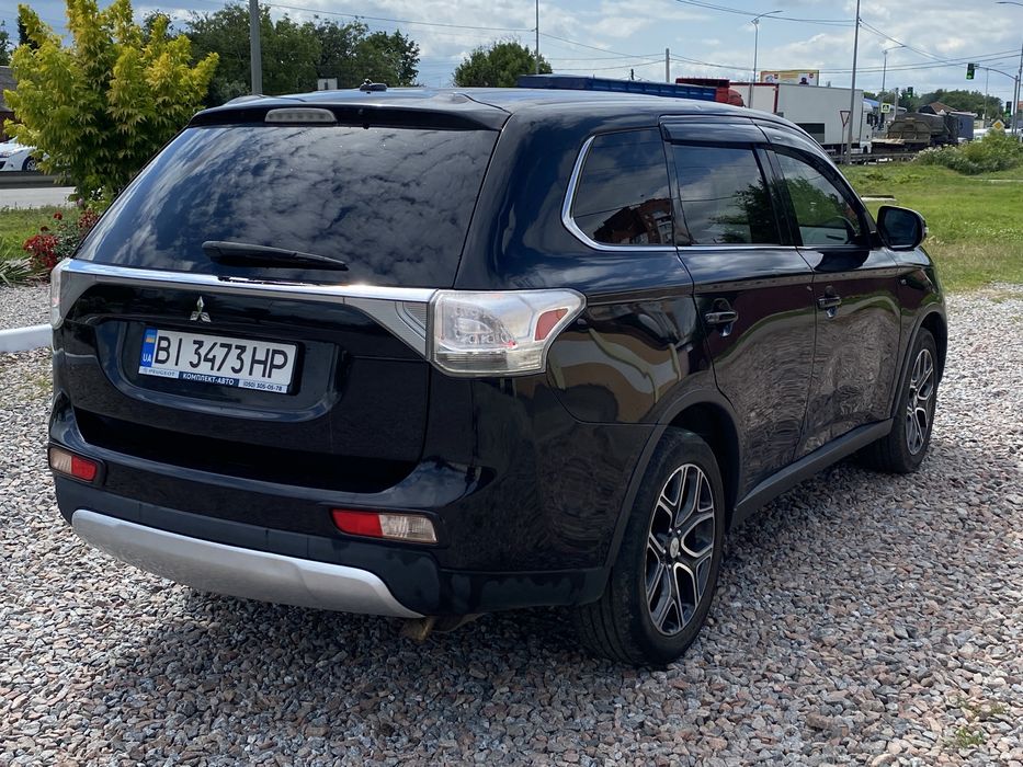 Mitsubishi  Outlander 7ми місна 3літра