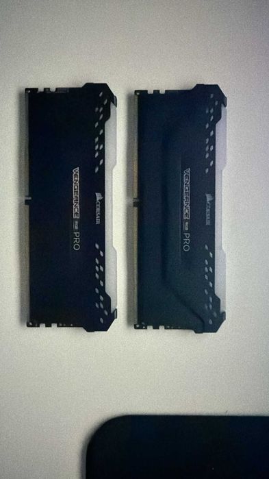 Corsair vengeance pro RGB 16GB