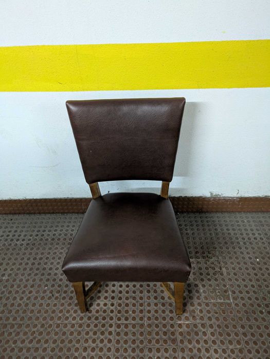Cadeiras de Sala em Pele