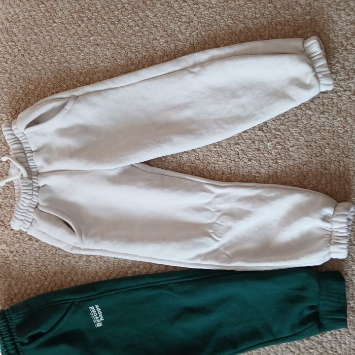 Штани, спортивні штани. Hm, cool club.