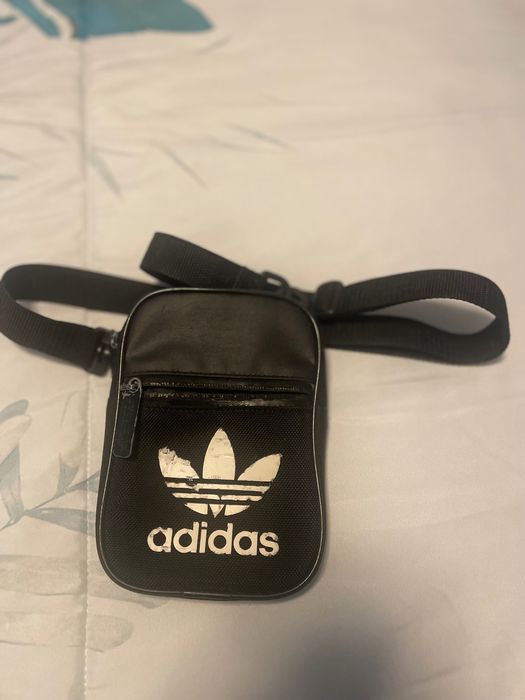 Bolsas Nike e Adidas
