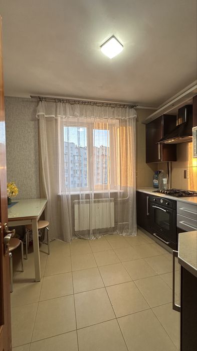 Продаж 3к  мікрорайон озерна