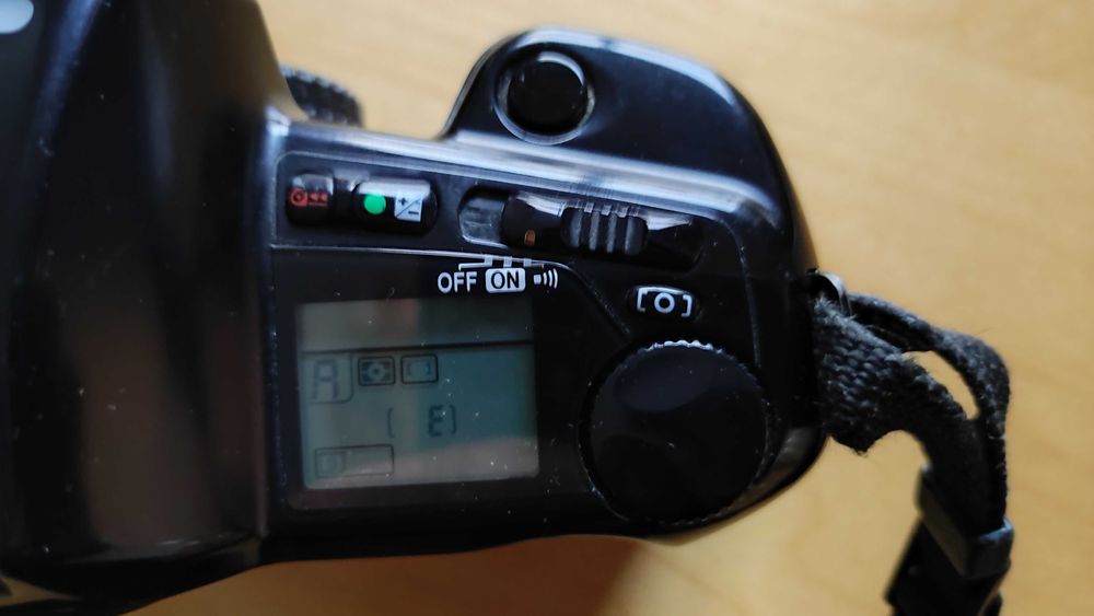 Máquina fotográfica analógica Nikon F90