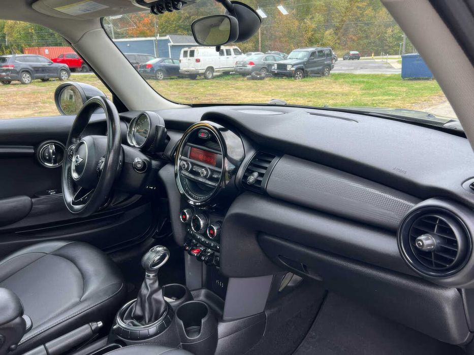 MINI Cooper 2-Door      2015