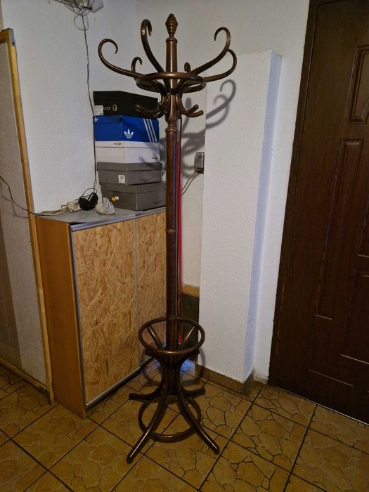 wieszak drewniany gięty