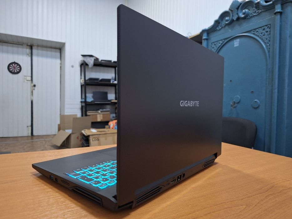 Gigabyte G5 KC i5-10500H RTX 3060 6Gb DDR4 16Gb SSD 512Gb