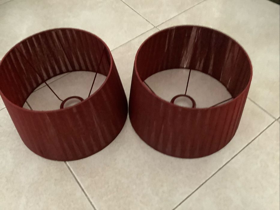 Dois abajurs impecáveis bourdeaux