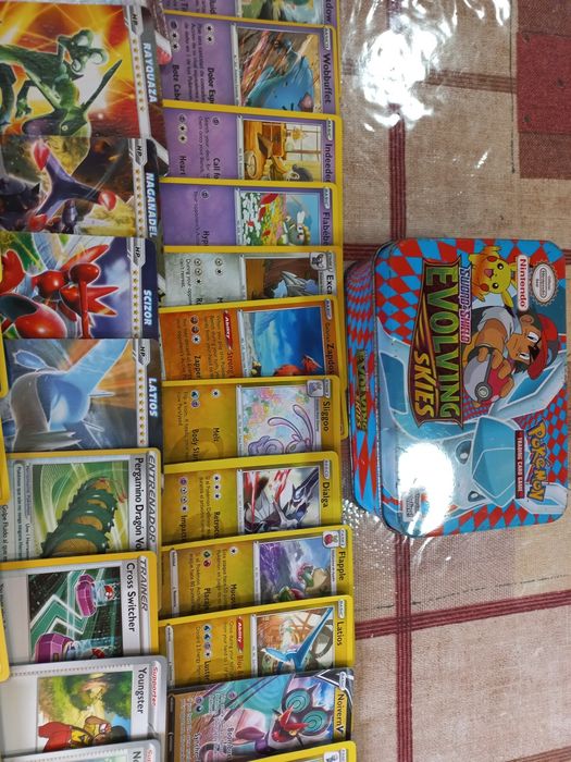 Cartas pokemon e caixa