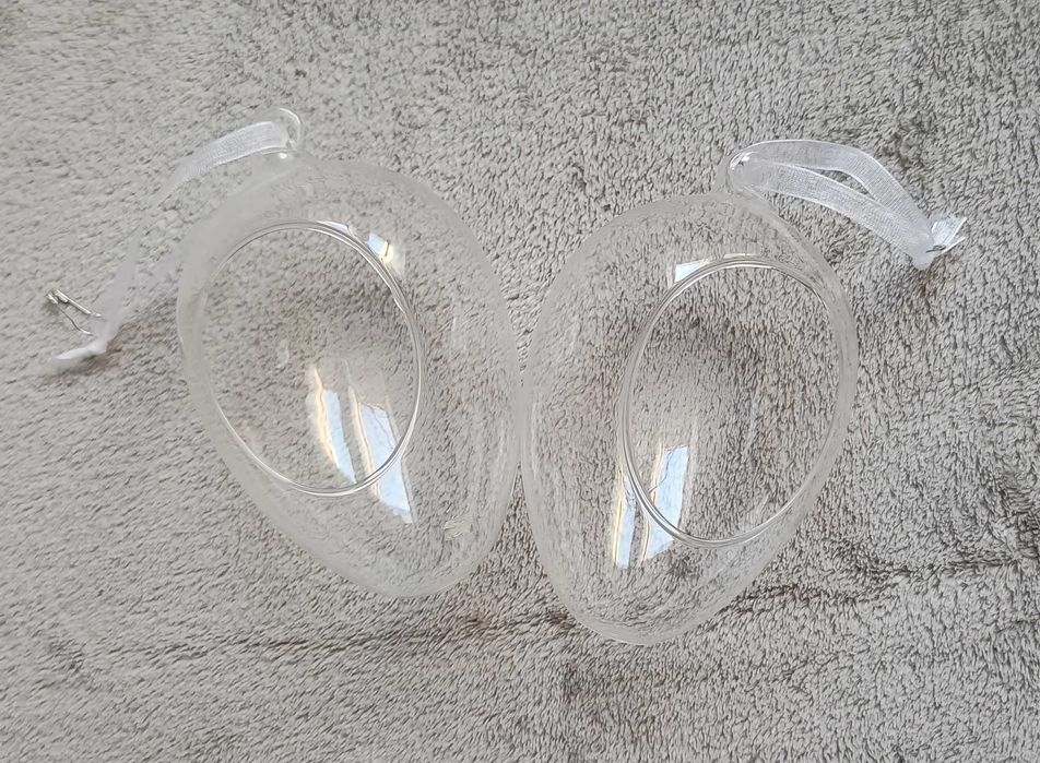 szklane jajka z zawieszka