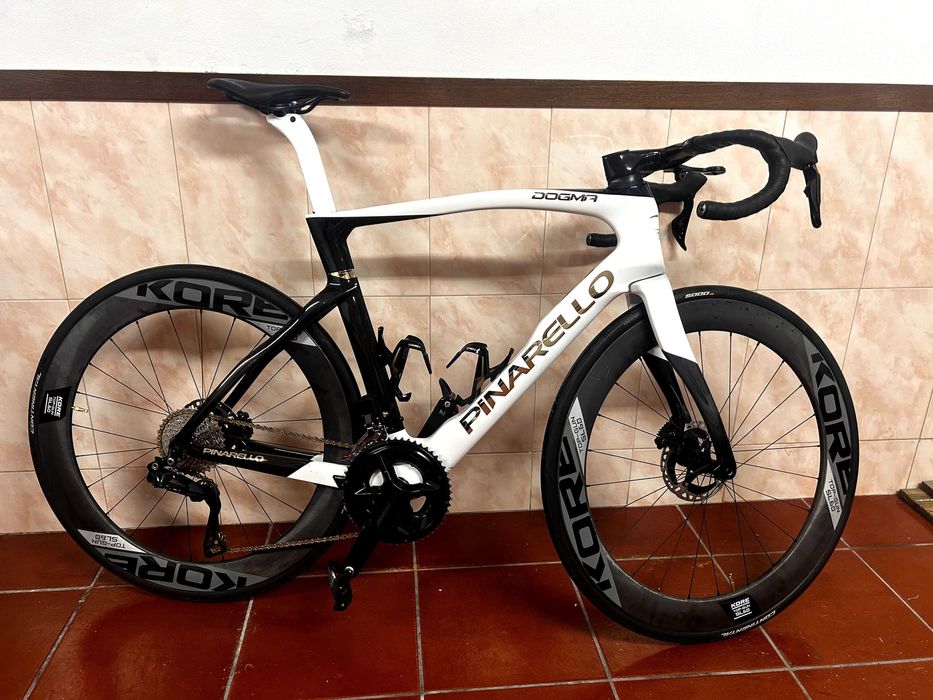 Pinarello Dogma F 2024