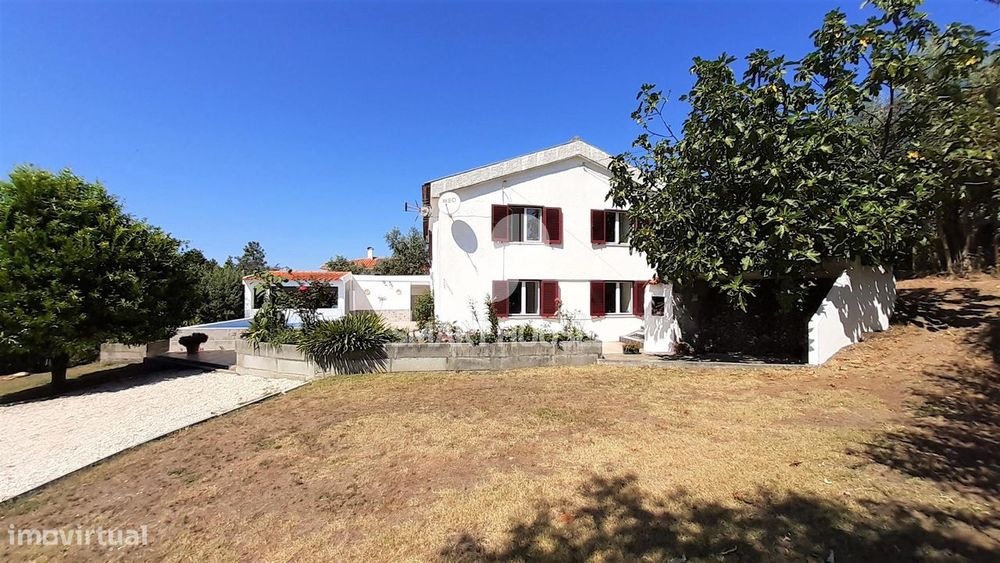 ARRENDA: Moradia T3 Alqueve c/ terreno