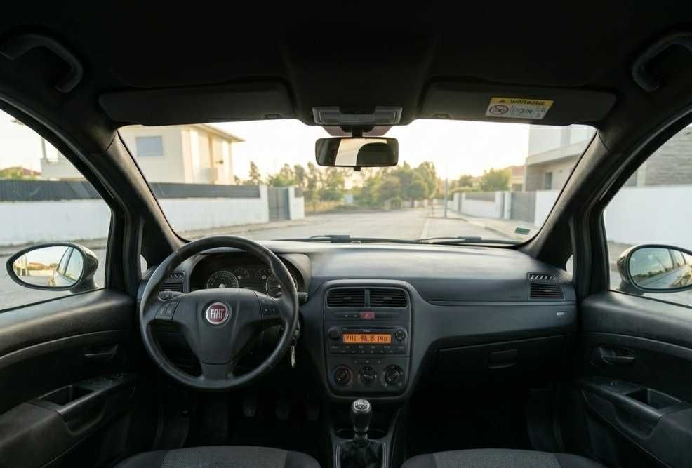 FIAT Grande Punto 1.3 Multijet (Diesel) 2007 – Económico e Fiável