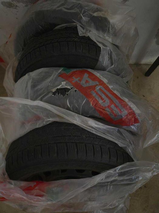 Felgi stalowe 15" Volvo + opony zimowe Falken 195/65 R15