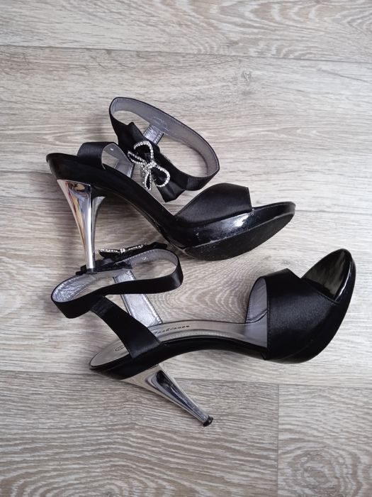 Sandałki 39 szpilki 25 cm