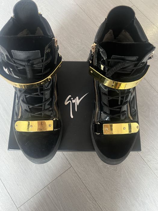 Продам Giuseppe Zanotti