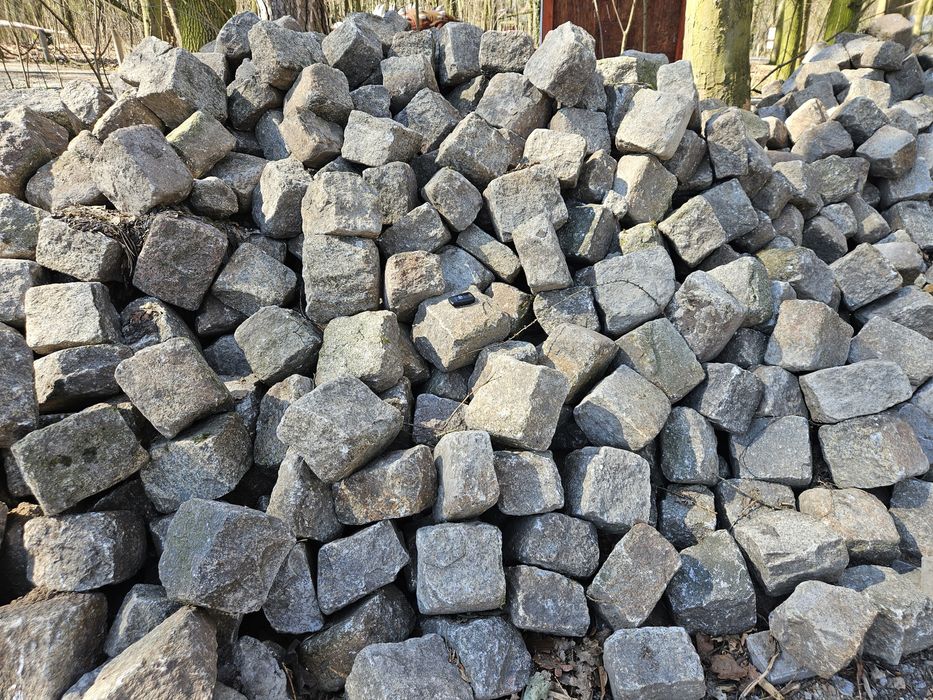 Kamień brukowy 9x12 świetny stan