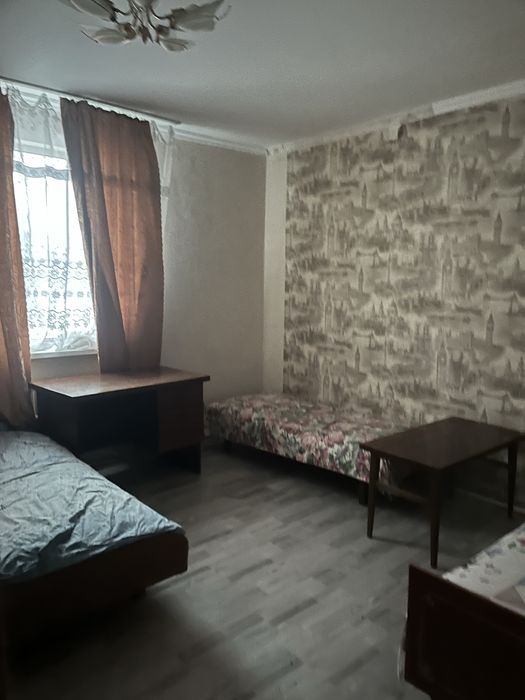 Здам частину будинку для чоловіків