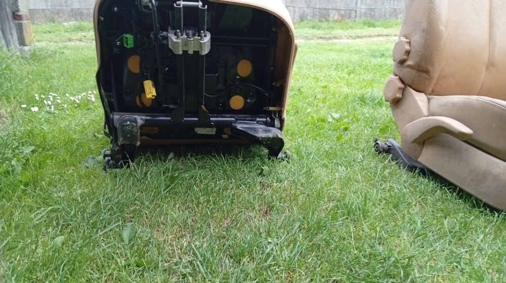 Fotele przednie golf 4