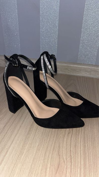 Buty na obcasie