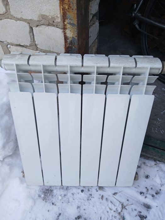 Продам радіатор опалення 2 шт. 500 грн 1 шт.