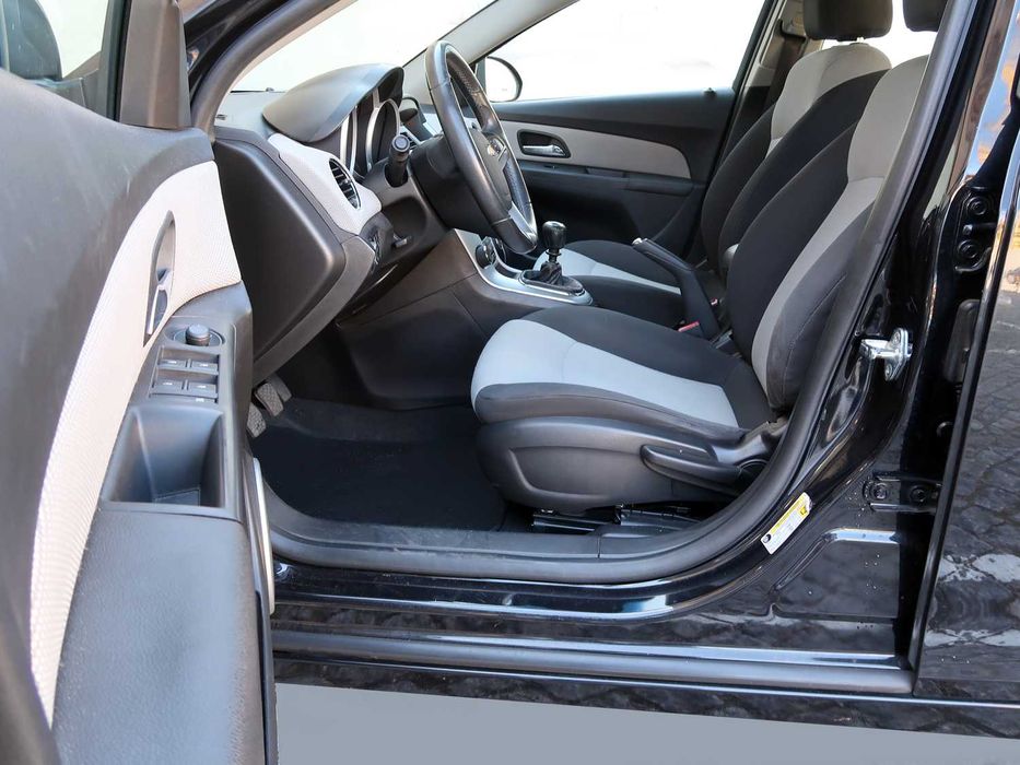 Chevrolet Cruze 1.6 LS 2011 em estado perfeito
