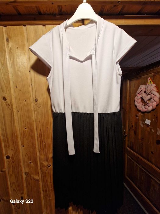 Suk8enka bialo czarna rok szkolny galowa 146/152