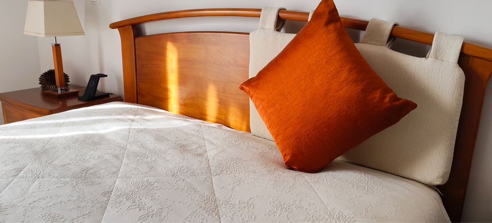 Mobilia de quarto em cerejeira