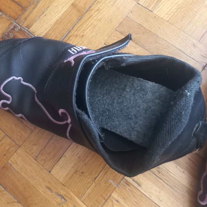 Buty sportowe firmy Puma, rozmiar 37